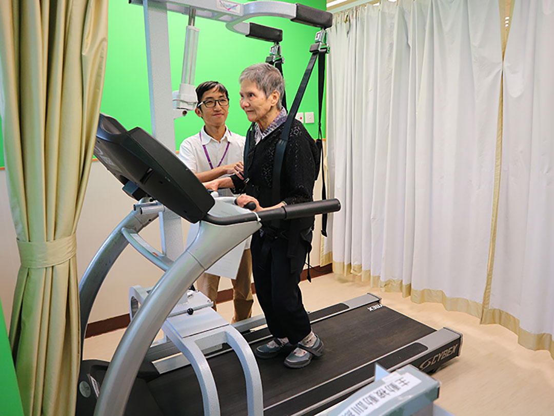 捐贈復(fù)康器材