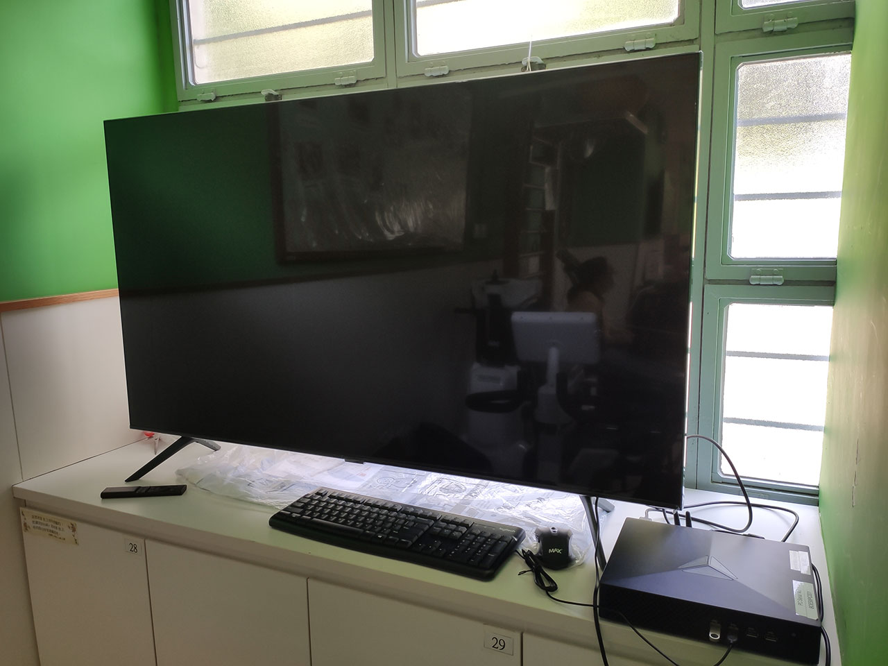 再向麥理浩夫人中心捐贈(zèng)復(fù)康儀器材