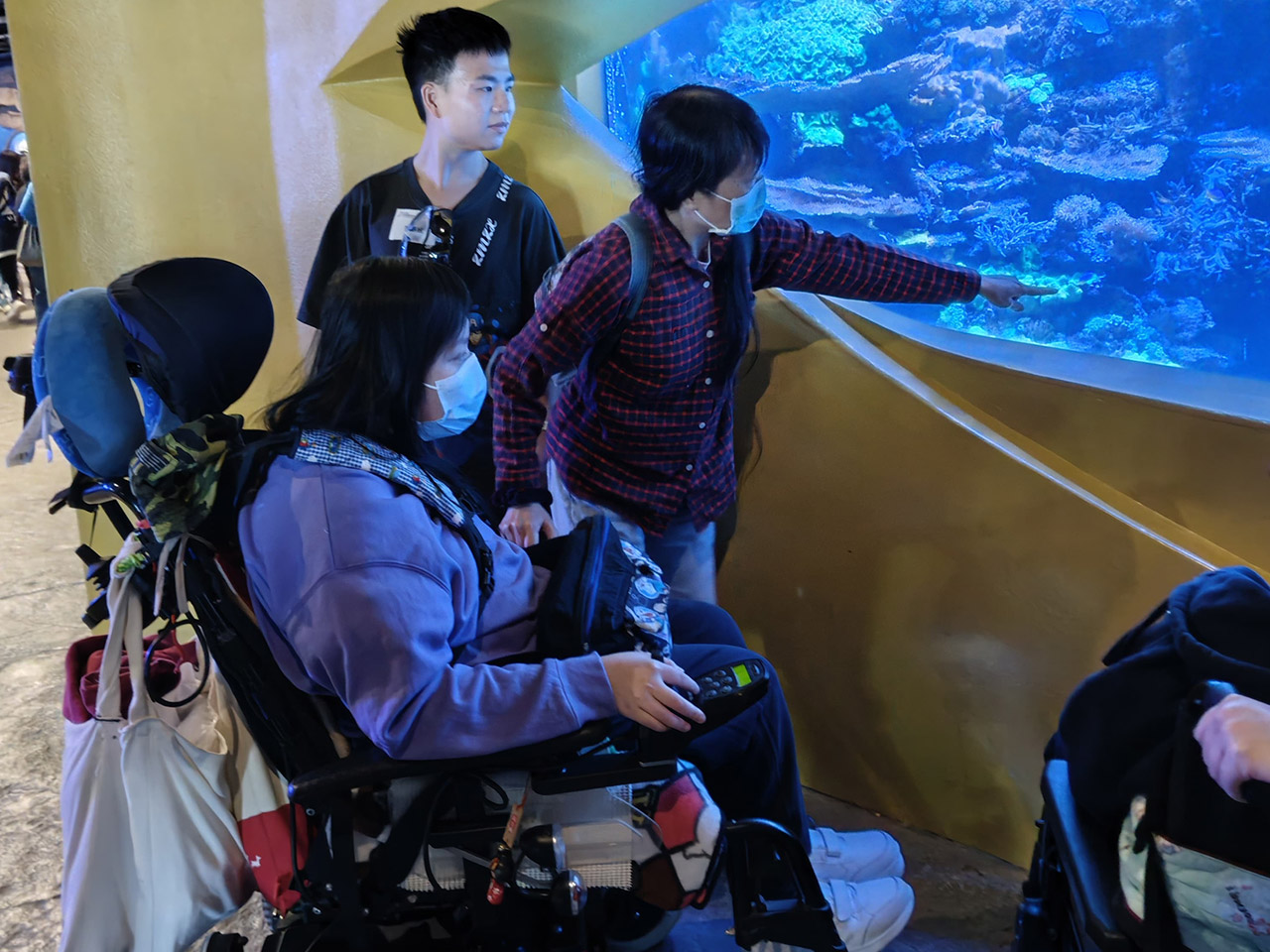 康栢義工隊(duì)攜手耀能協(xié)會(huì)傷健人士暖心同游海洋公園