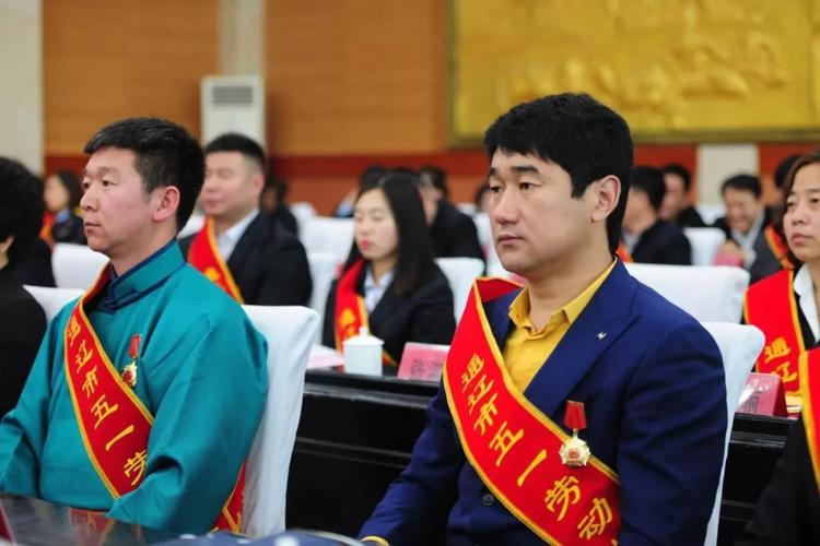 劉軍超,男,37歲,現(xiàn)任通遼市中興房地產(chǎn)開(kāi)發(fā)法人.