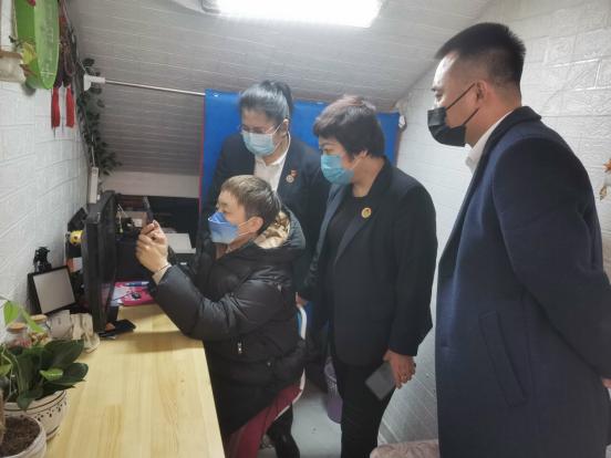 近日,本市某房地產(chǎn)開發(fā)(a公司)向科區(qū)公證處求助,稱王女士